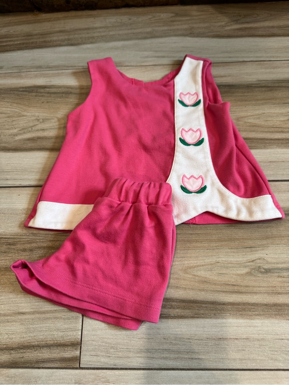 The Beaufort Bonnet Company Tilly Tab Tulip Appliqué Matching Set